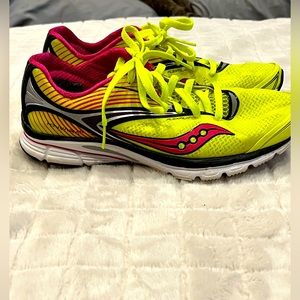 Saucony Kinvara tennis shoes